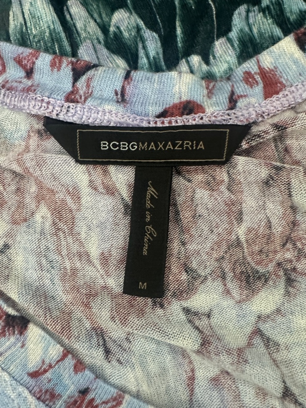 BCBG MAXAZRIA Medium Women's V-Neck Feather-Print Long Sleeve Top Green Multi - Picture 4 of 4